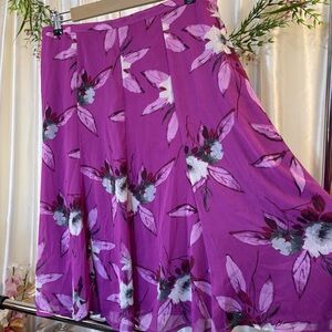 Sag Harbor Fuschia Floral Skirt- 16W